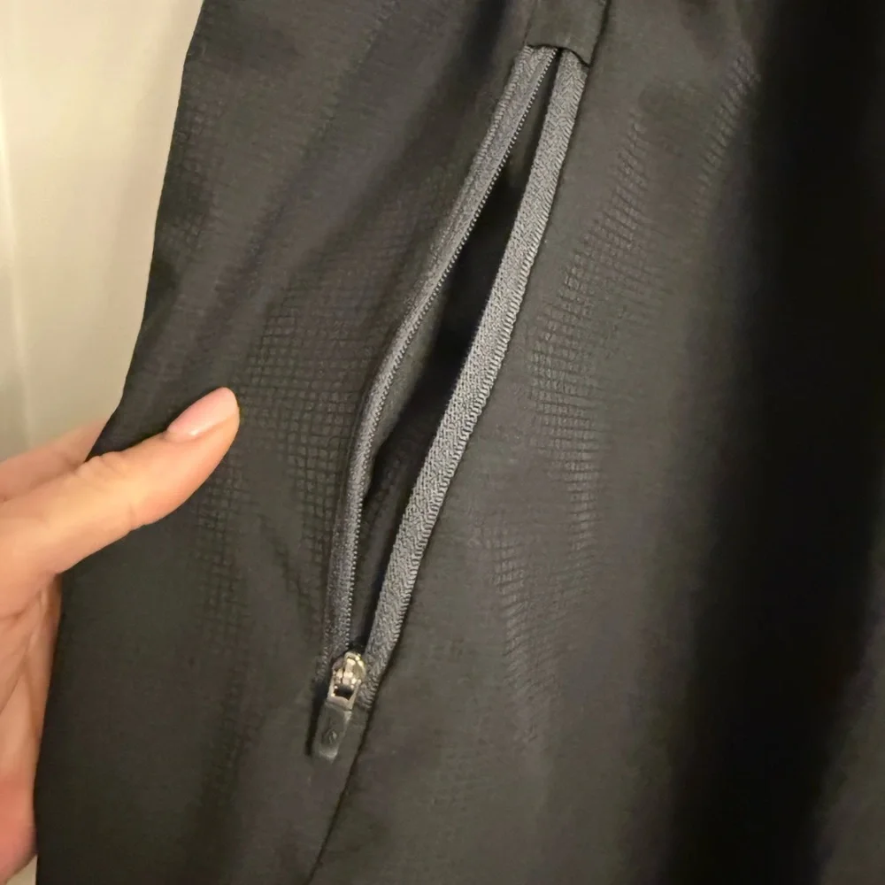 Reebok Men’s Black Training Shorts XL Athletic Workout Gym Zip Pocket
